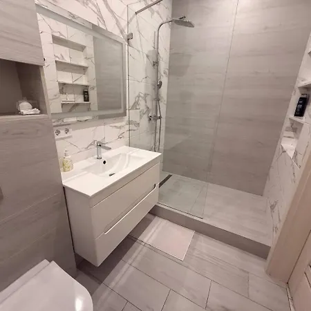 Apartment Omega 16 & Sea Odesa